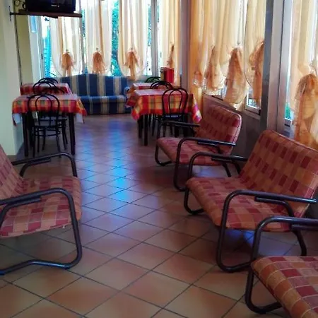 Cesari Hotel *