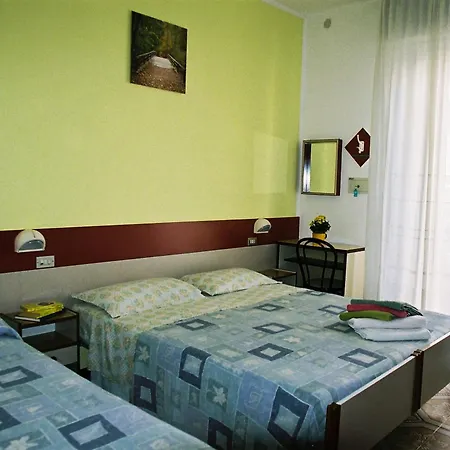 Hotel Cesari *