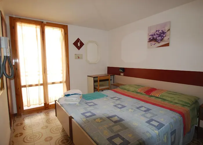 Hotel Cesari *