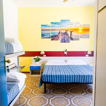 Hotel Cesari *