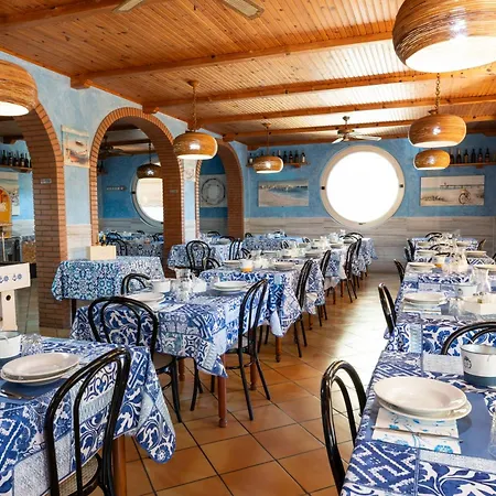 Hotel Cesari *