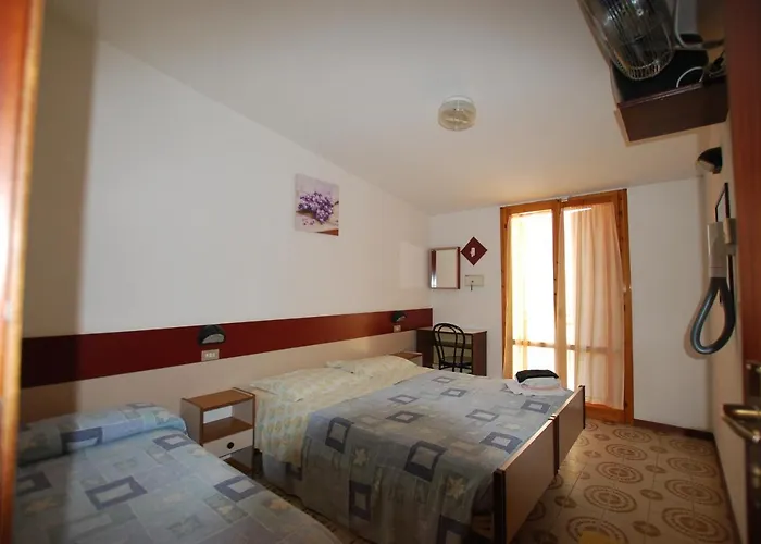 Cesari Hotel *