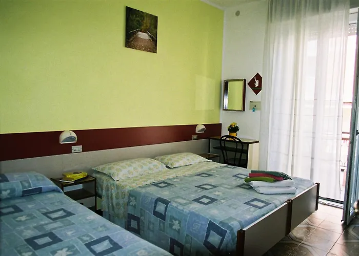 Hotel Cesari *